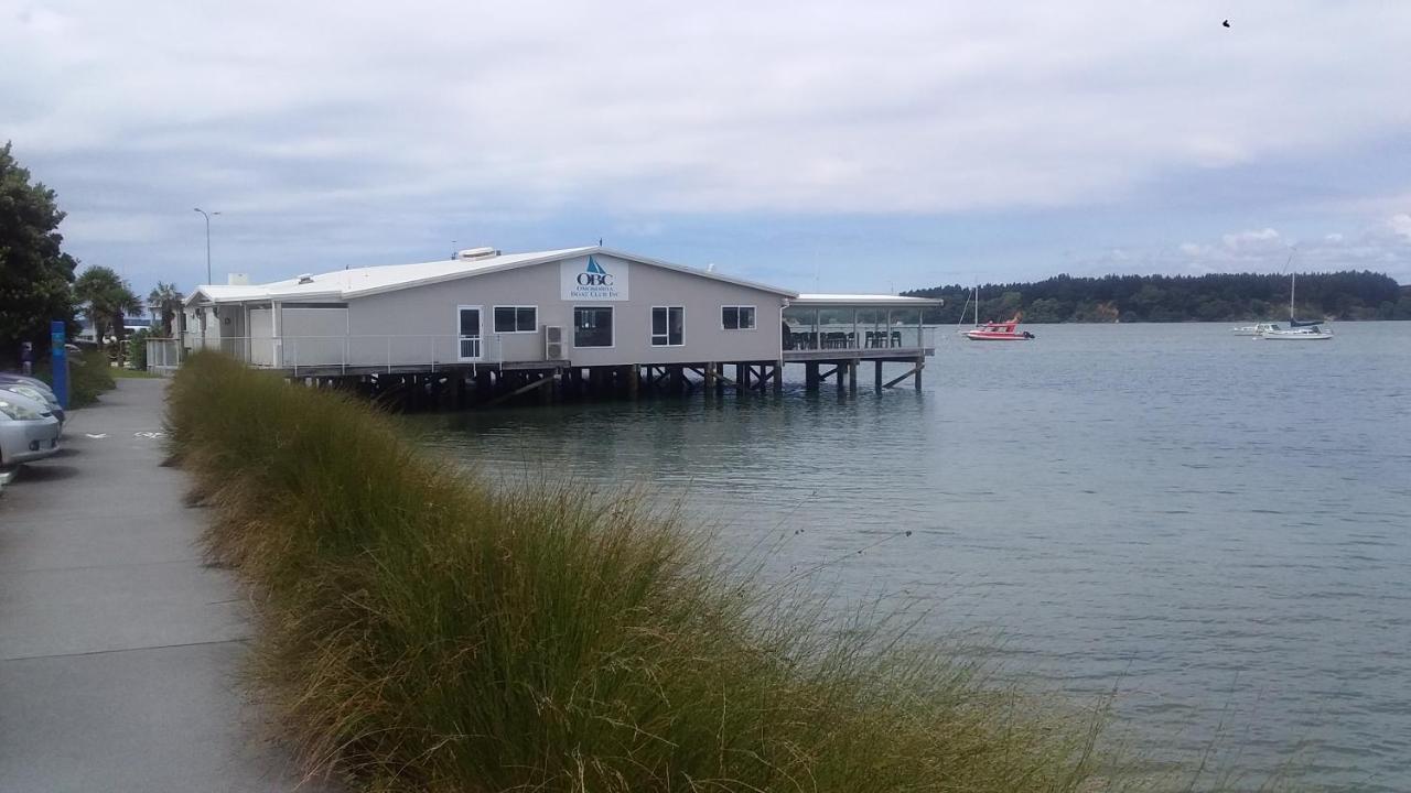 Omokoroa Golfers Retreat - B&B エクステリア 写真